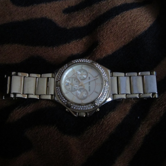 Gold Diamond Michael Kors Watch Womens MK -5851 - Picture 1 of 2